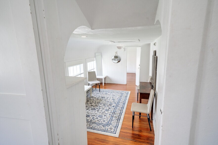 More Photos Of 4908 York Blvd, Los Angeles Lodge Meeting Hall For Lease