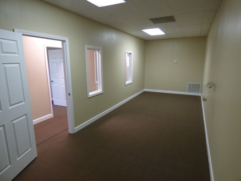 More Photos Of 1236 Jungermann Rd, Saint Peters Office For Lease