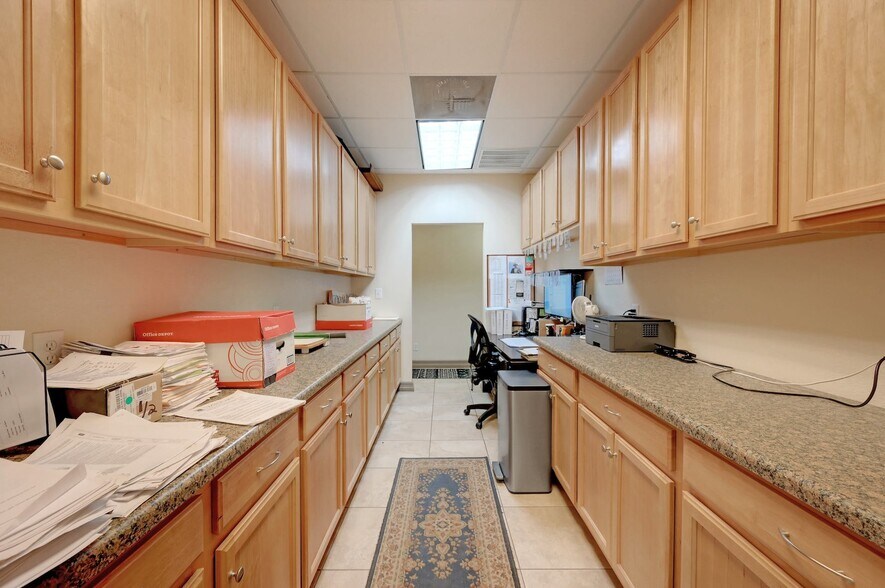 More Photos Of 1300 Universal City Blvd, Universal City Warehouse For Sale