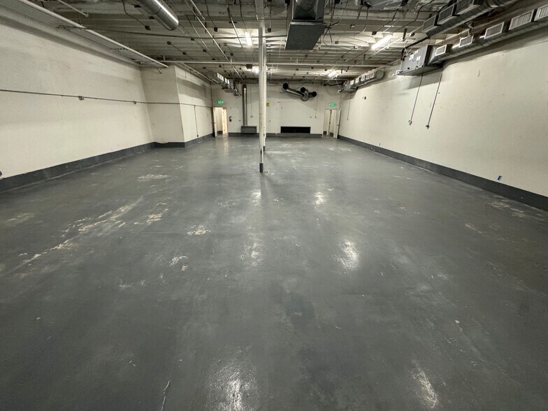 More Photos Of 3535 N Anza Rd, Palm Springs Warehouse For Lease