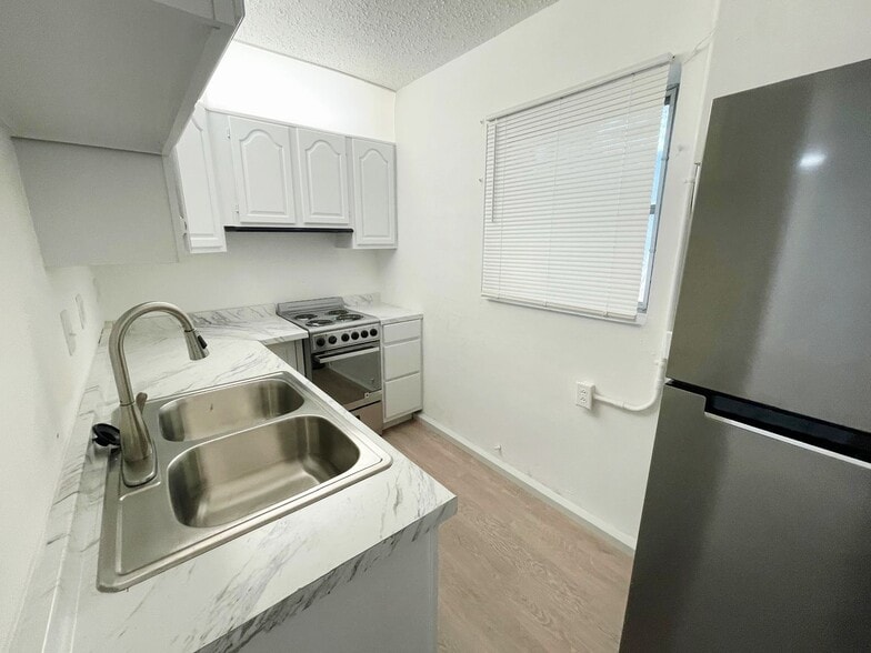 More Photos Of 840 NW 33rd St, Oakland Park Office For Sale