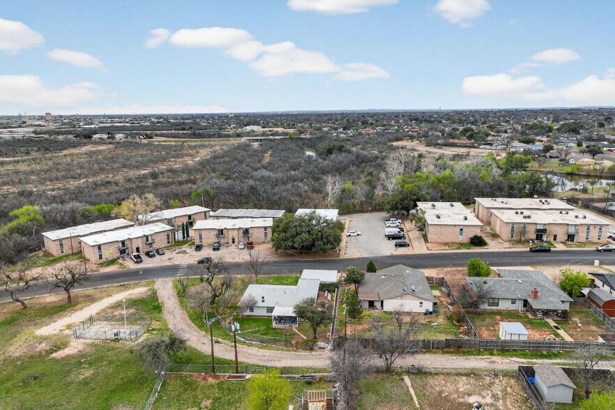 More Photos Of 1707-1717 Greenwood St, San Angelo Apartments For Sale