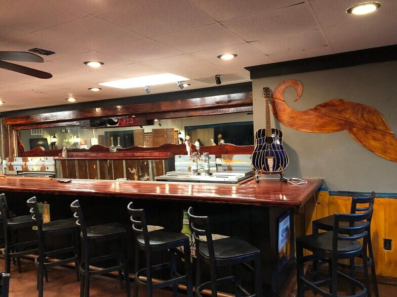 More Photos Of 321 N Main St, Hendersonville Restaurant For Lease