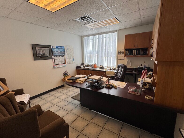 More Photos Of 385 One Industrial Park Rd, Oneida Manufacturing For Lease