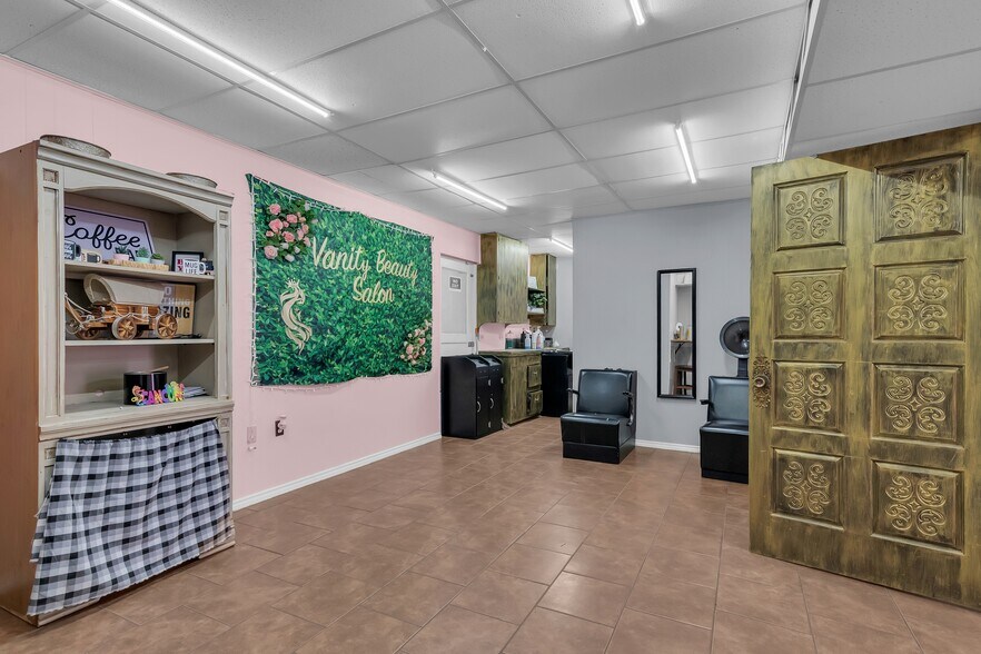 More Photos Of 4600 NE 28th St, Haltom City Storefront Retail Office For Sale