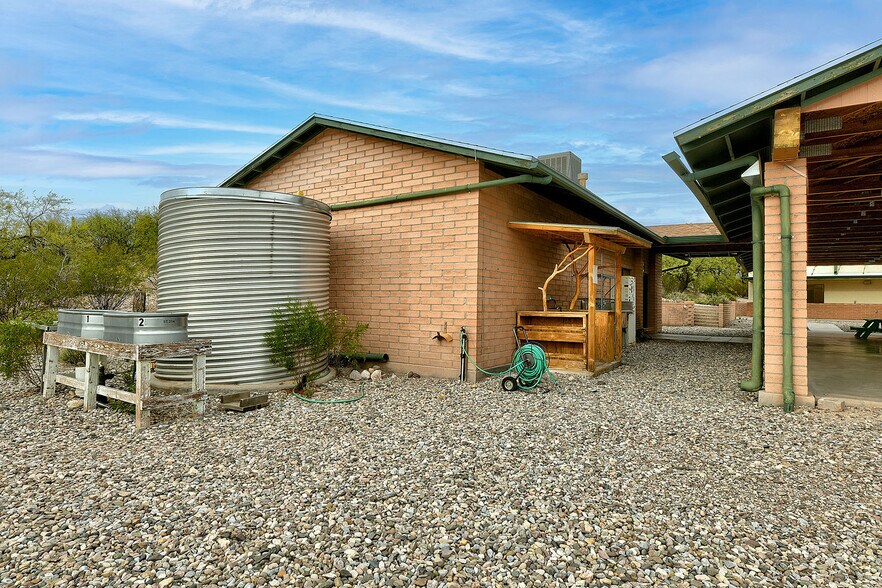 More Photos Of 2751 N Soldier Trl, Tucson Specialty For Sale