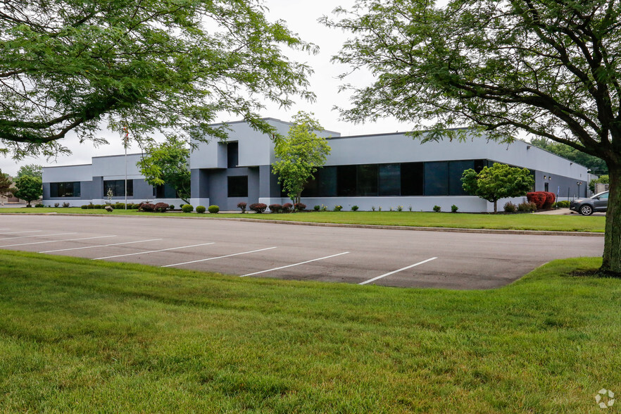 Primary Photo Of 4424 Interpoint Blvd, Dayton Telecom Hotel Data Hosting For Lease