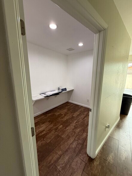 More Photos Of 1212 S Bristol St, Santa Ana General Retail For Lease