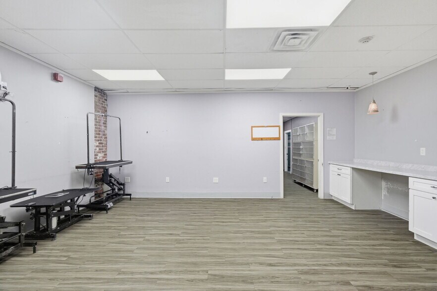 More Photos Of 64 Putnam St, Winthrop Storefront Retail Office For Lease