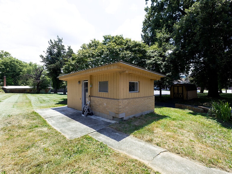 More Photos Of 26 2nd St, Highspire Specialty For Sale