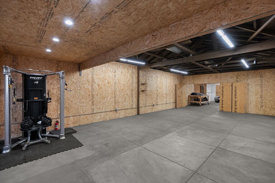 More Photos Of 5244 Vineland Ave, North Hollywood Loft Creative Space For Lease