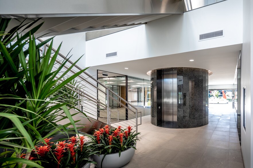 More Photos Of 1300 Hercules Ave, Houston Office For Lease