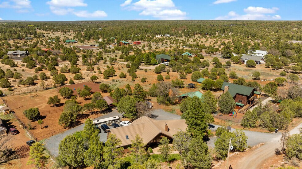 More Photos Of 7056 Bustin Dutch Trl, Show Low Multifamily For Sale
