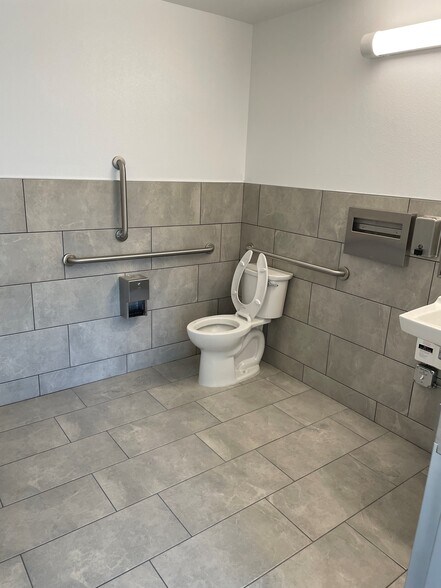 More Photos Of 3408 Neeham Rd, North Las Vegas Manufacturing For Lease