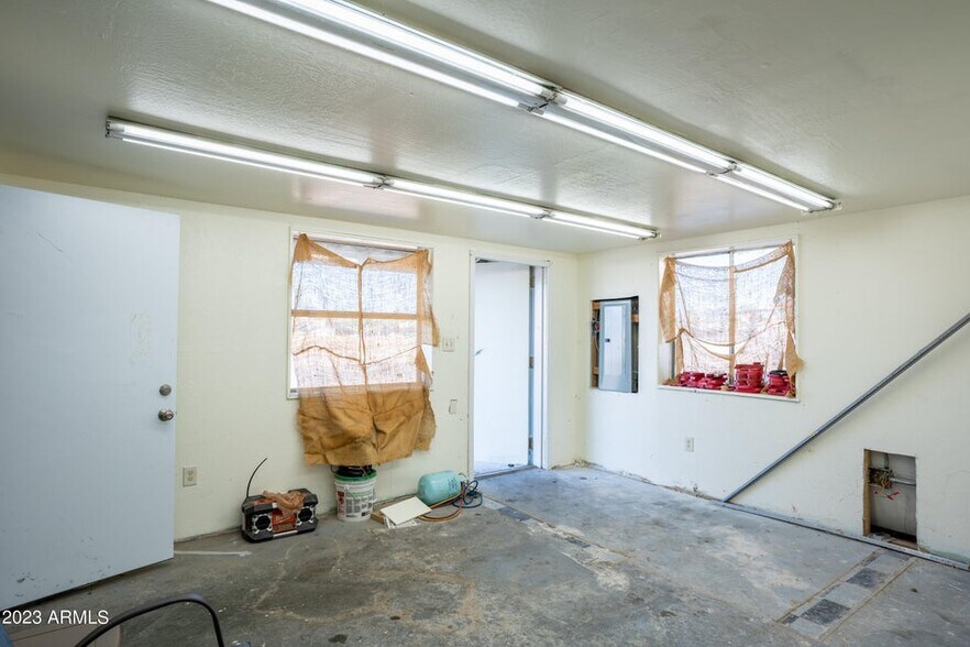 More Photos Of 101 W Aero Dr, Payson General Retail For Lease