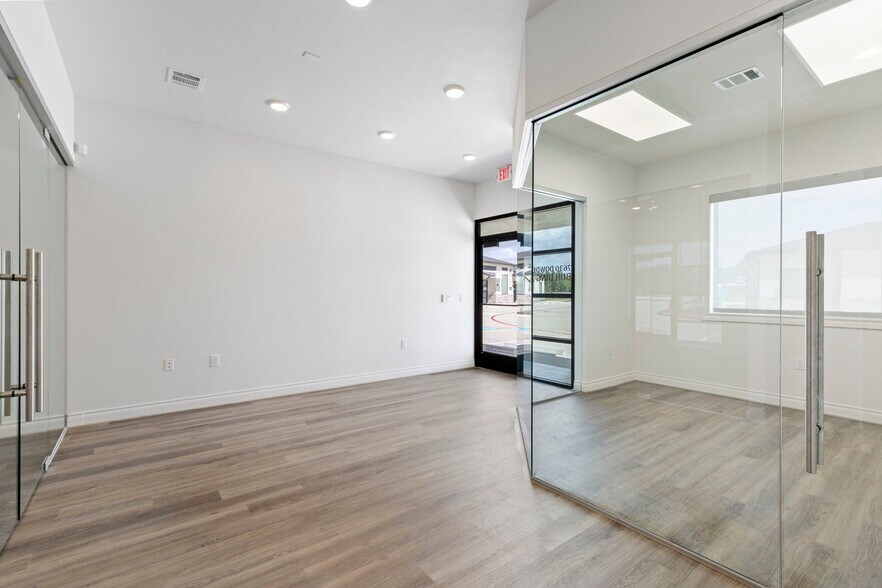 More Photos Of 7630 Dowdell Rd, Spring Unknown For Lease