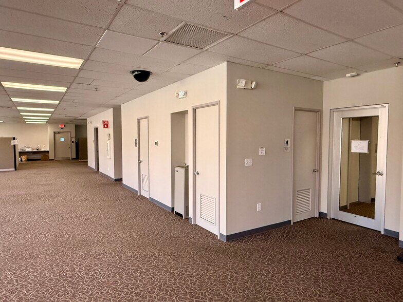 More Photos Of 50 Maple St, Springfield Medical For Lease