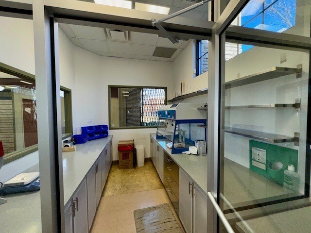 More Photos Of 640 N Fountain Ave, Springfield Freestanding For Sale