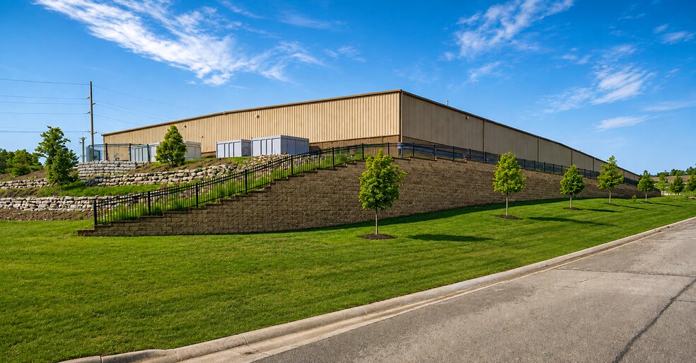 Primary Photo Of 163 Premier Dr, Lake Orion Manufacturing For Sale