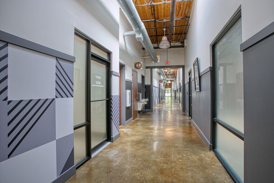 More Photos Of 5256 Peachtree Rd, Atlanta Loft Creative Space For Lease