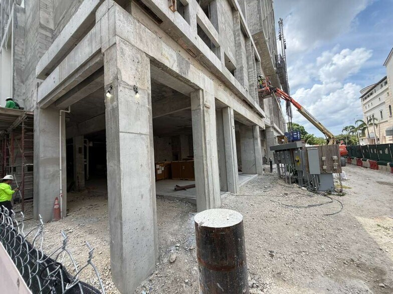 More Photos Of 4011 Salzedo St, Coral Gables Apartments For Lease