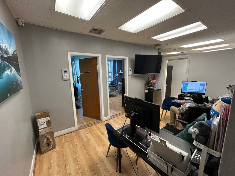 More Photos Of 142-144 Joralemon St, Brooklyn Medical For Sale