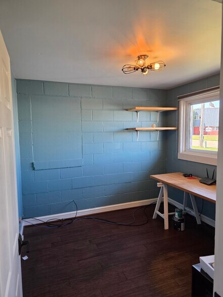 More Photos Of 9213 First St, Baroda Office For Lease
