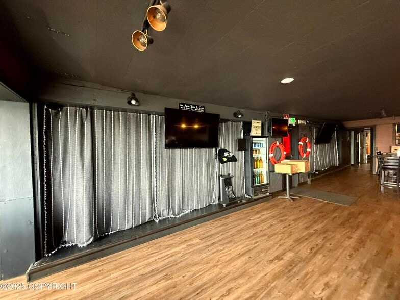 More Photos Of 453 E Pioneer Ave, Homer Bar For Sale