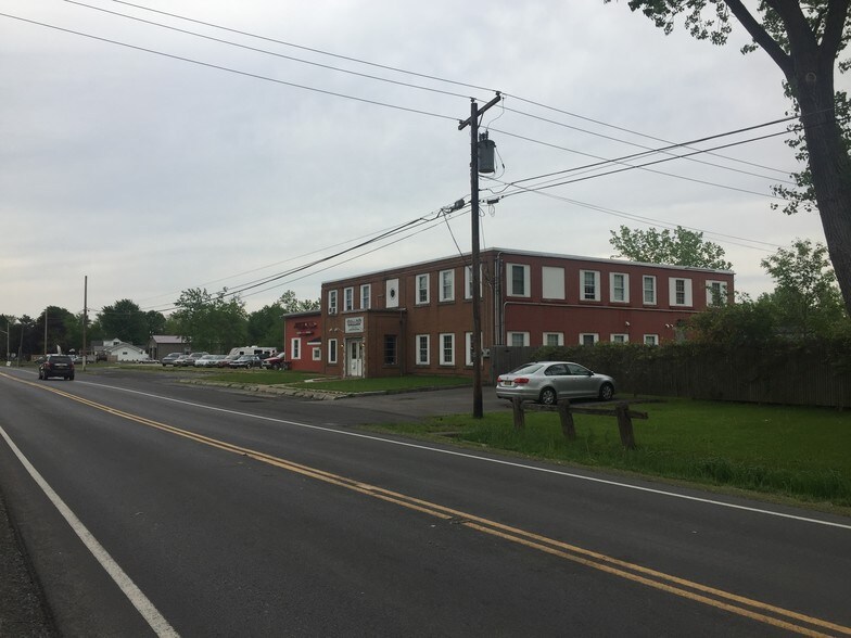 More Photos Of 1426 W River Rd, Waterloo Township Apartments For Lease