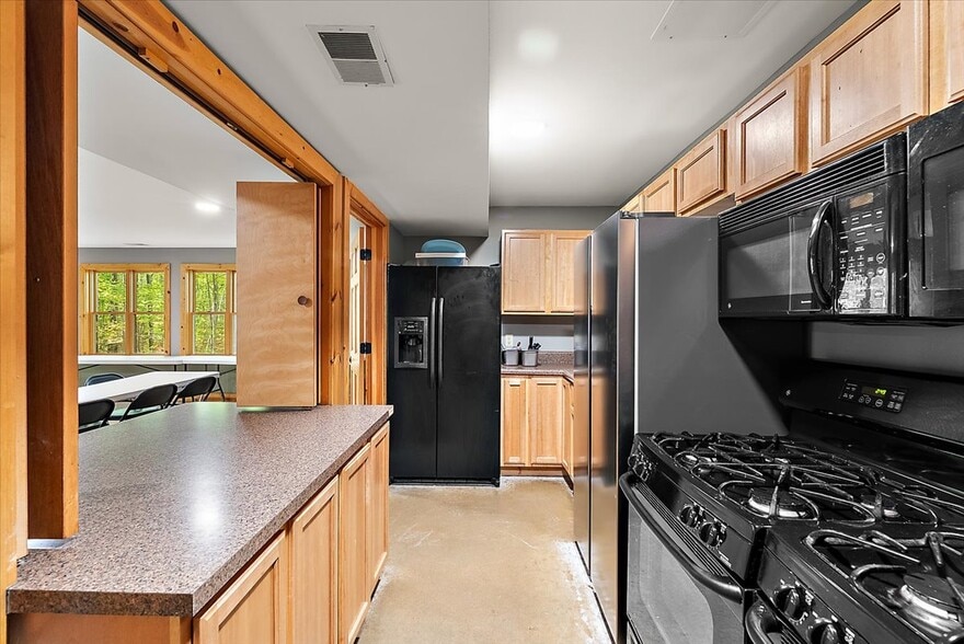 More Photos Of 3943 N Skookum Rd, Luther Hotel For Sale