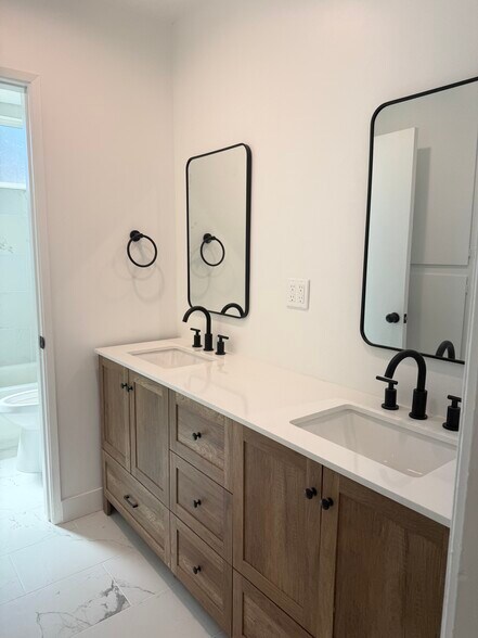 More Photos Of 623 Orange Grove Ave, Glendale Apartments For Sale