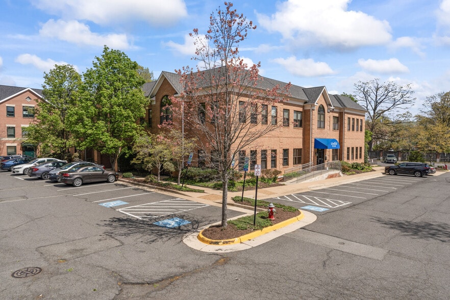 More Photos Of 6408 Grovedale Dr, Franconia Medical For Sale