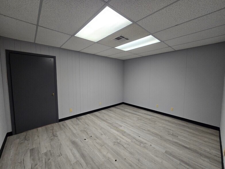 More Photos Of 2408 S 37th St, Temple Office For Sale