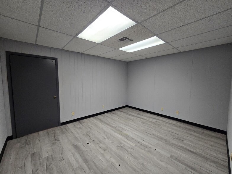 More Photos Of 2408 S 37th St, Temple Office For Sale