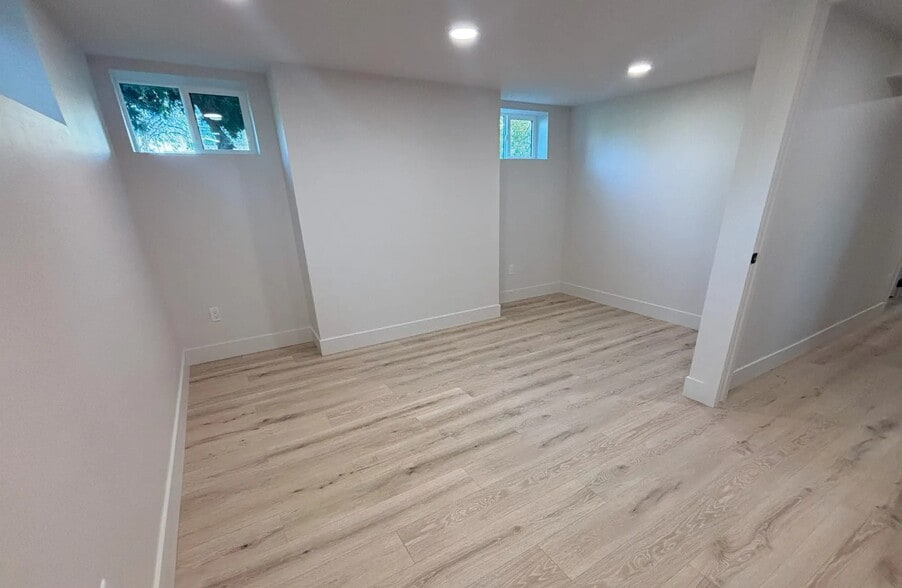 More Photos Of 3113 W Overland Rd, Boise Office For Sale