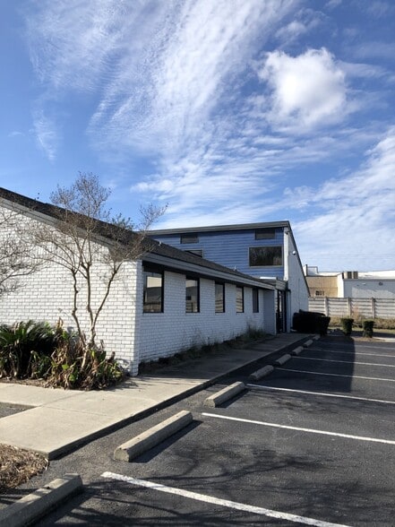 More Photos Of 8731 N Park Blvd, North Charleston Medical For Lease