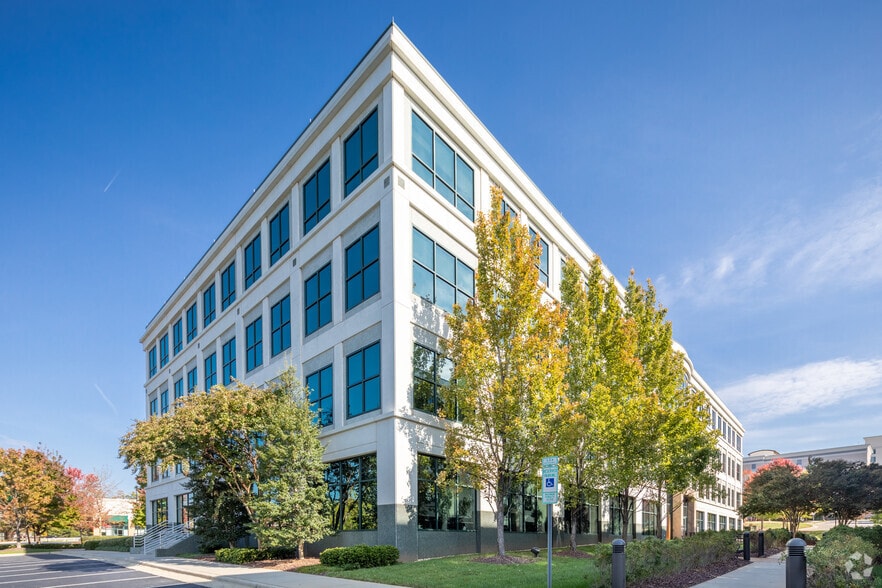 More Photos Of 8010 Arco Corporate Dr, Raleigh Office For Lease