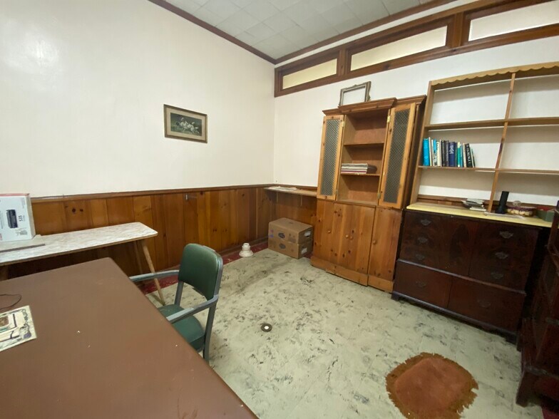 More Photos Of 128 Elm St, Yonkers Storefront For Lease