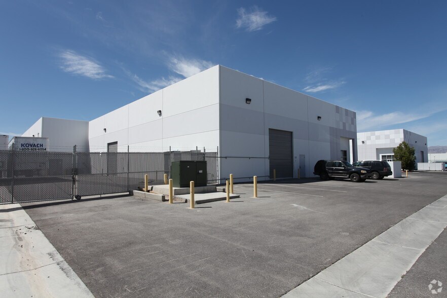 More Photos Of 2919 N Lamb Blvd, Las Vegas Warehouse For Lease