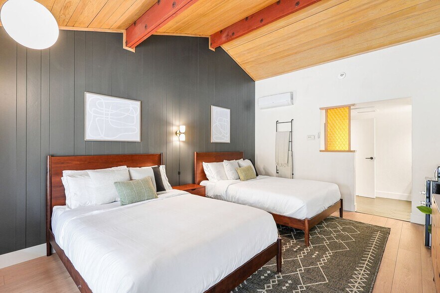 More Photos Of 4727 Dunsmuir Ave, Dunsmuir Hotel For Sale