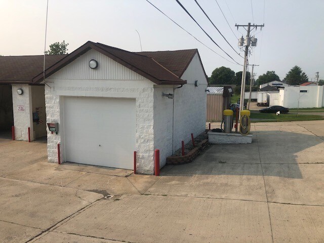 More Photos Of 1325 S Detroit St, Bellefontaine Carwash For Sale