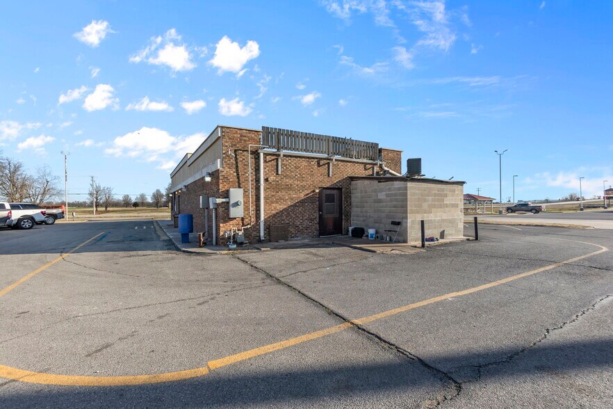 More Photos Of 11 Truman St, Charleston Restaurant For Sale