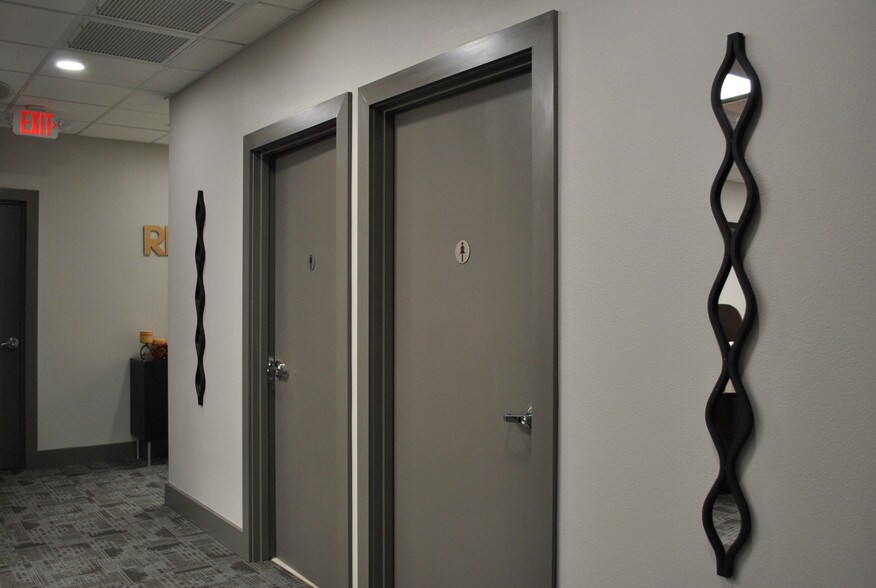 More Photos Of 418 Village Dr, Murphy Medical For Sale