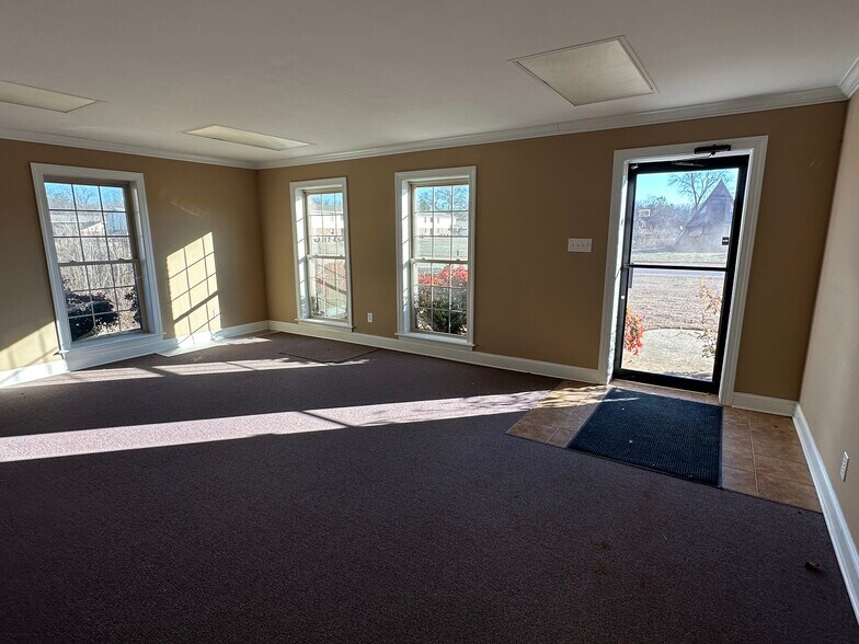 More Photos Of 2094 Fisher St SW, Huntsville Office For Lease