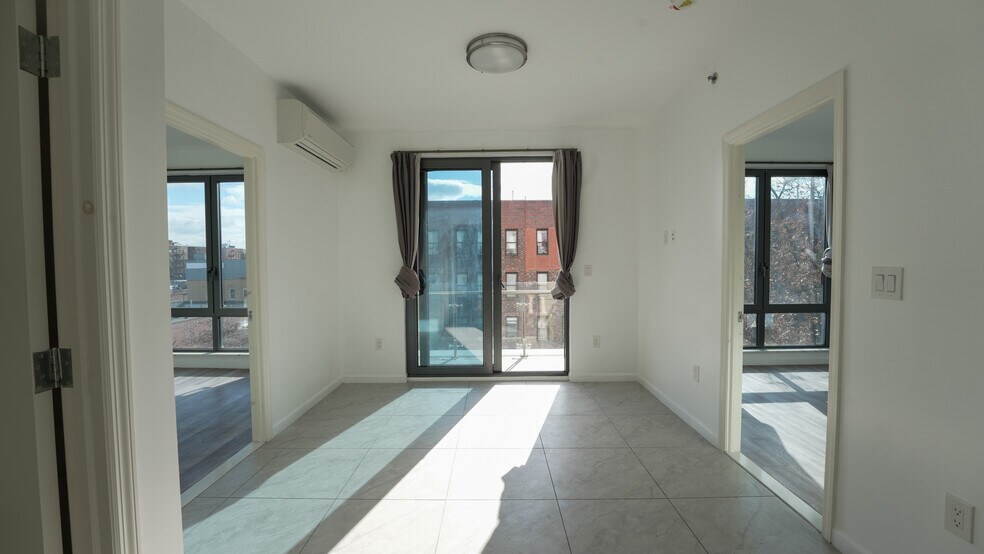 More Photos Of 9501 37th Ave, Flushing Apartments For Lease