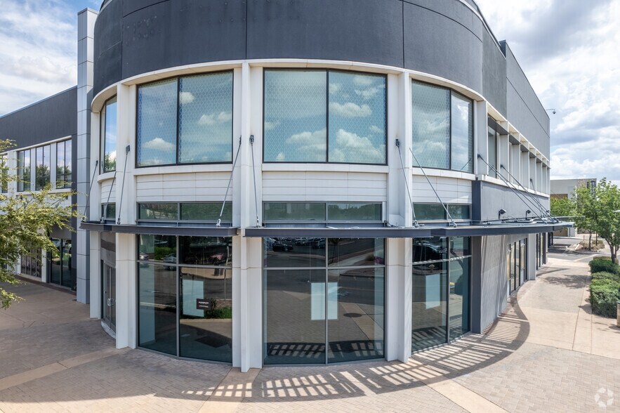 More Photos Of 2716-2810 S Market St, Gilbert Unknown For Lease