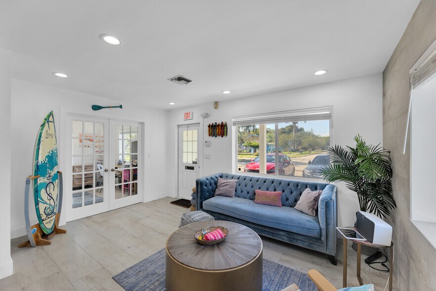 More Photos Of 301 SE 20th St, Fort Lauderdale Office For Sale