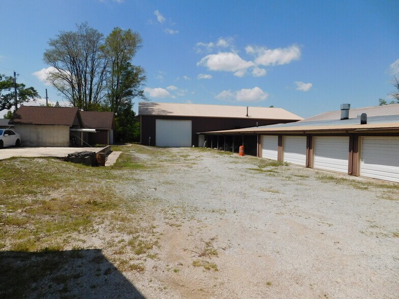 More Photos Of 109 N Harrison St, Leesburg Warehouse For Sale