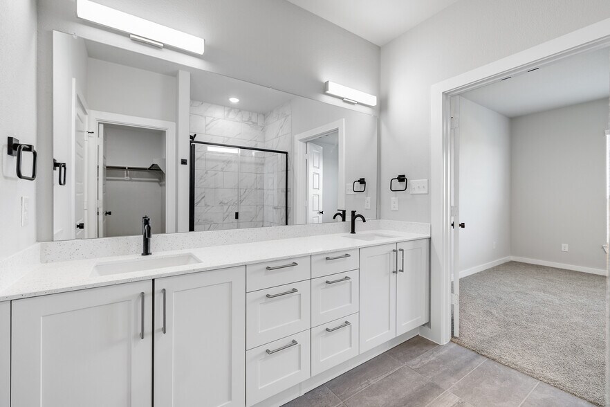 More Photos Of 4059 Clovis St, Midlothian Multifamily For Sale