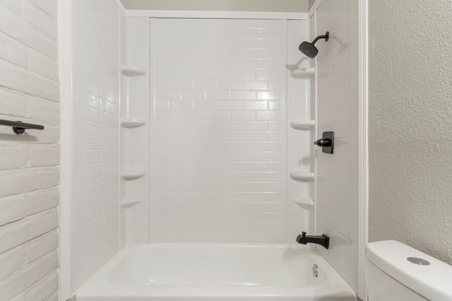 More Photos Of 2618 E 8th St, Tulsa Apartments For Sale